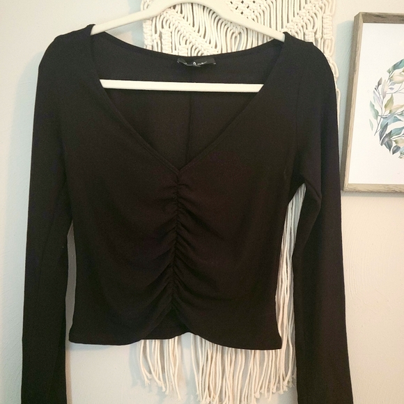 Black long sleeved ruched top - Picture 3 of 3